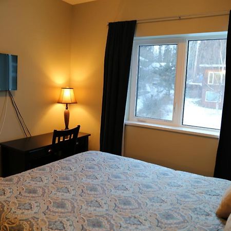 Downtown Whitehorse Deluxe 2 Bedroom Condo 外观 照片