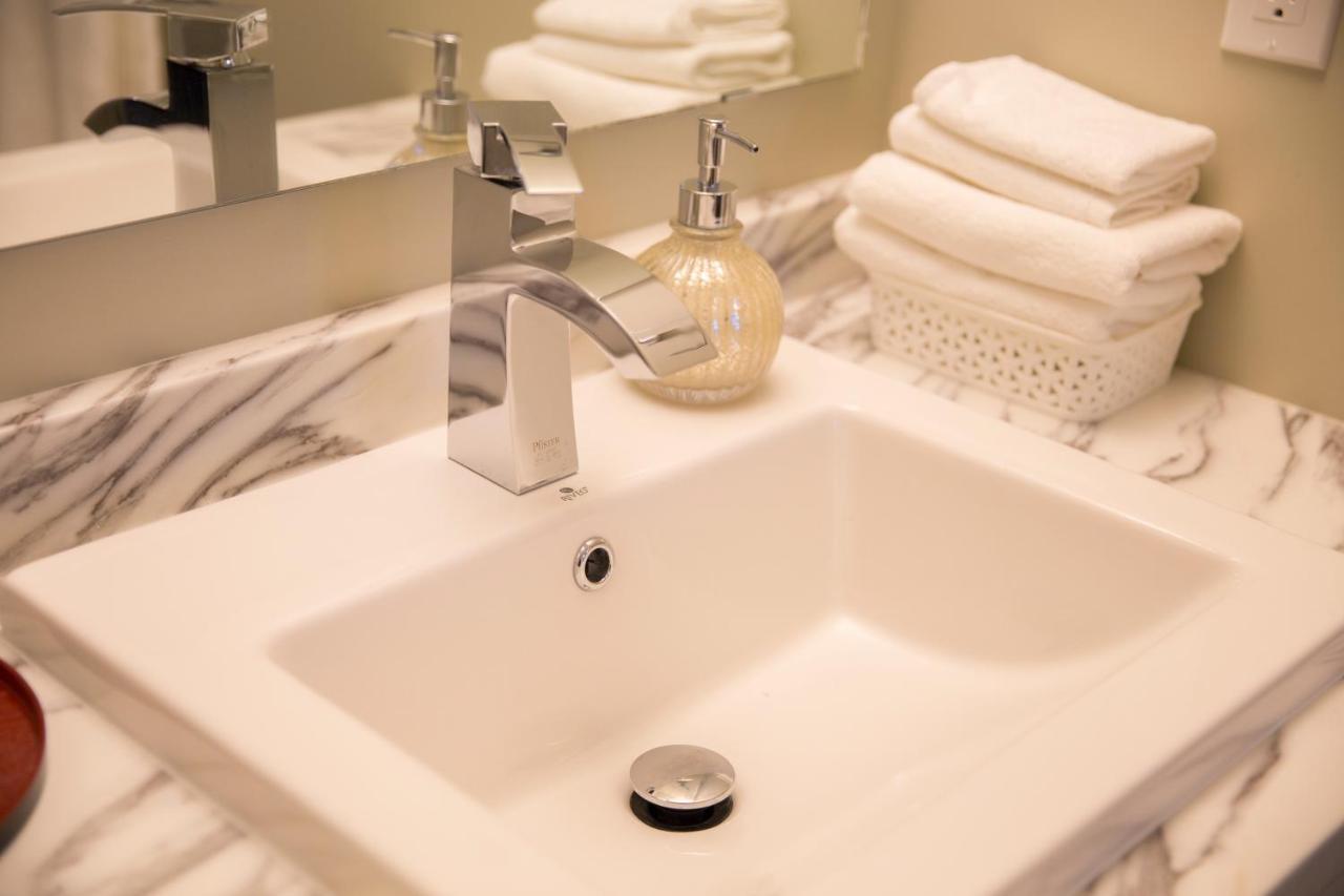 Downtown Whitehorse Deluxe 2 Bedroom Condo 外观 照片