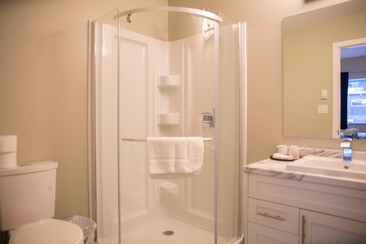 Downtown Whitehorse Deluxe 2 Bedroom Condo 外观 照片