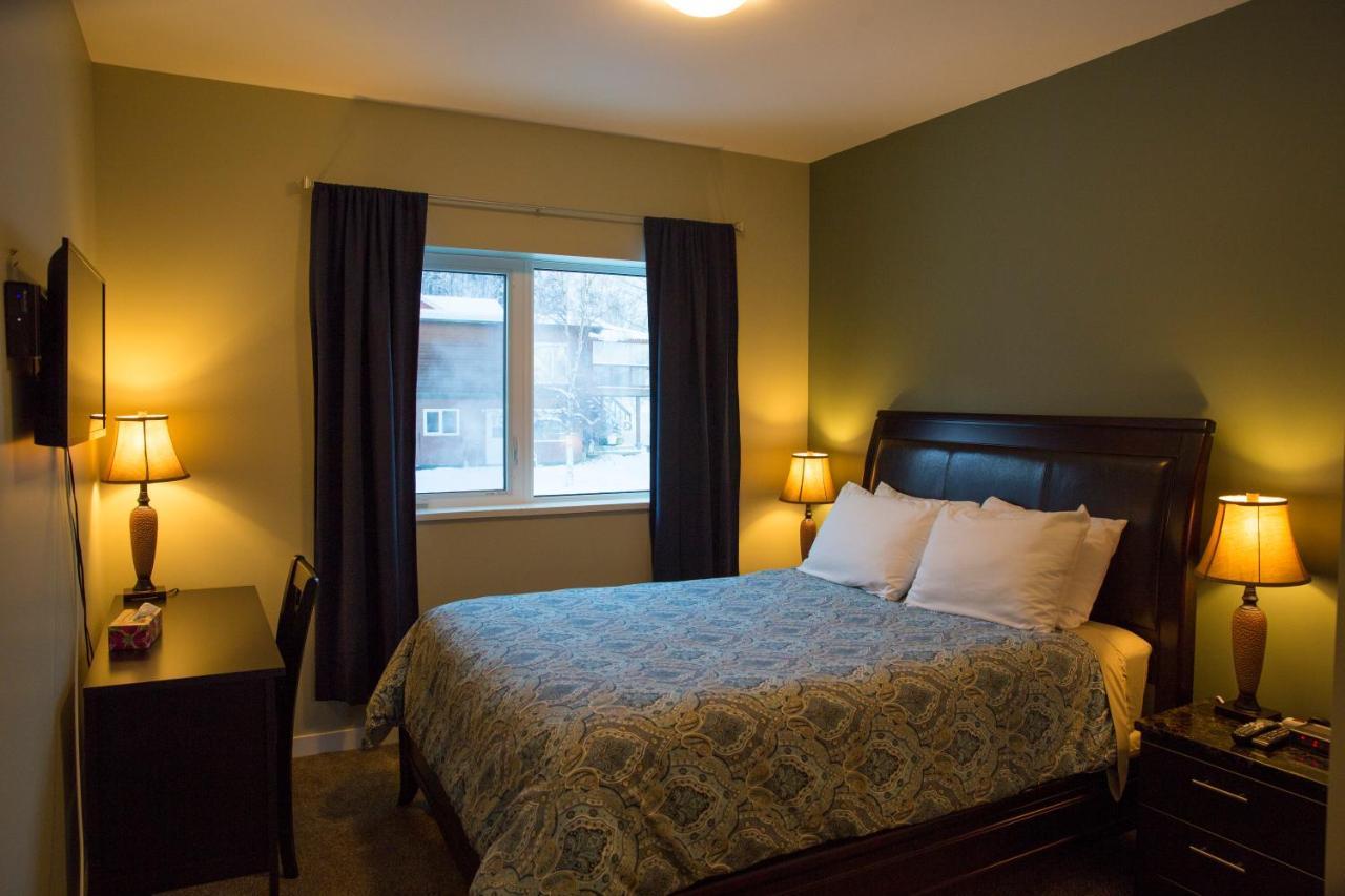 Downtown Whitehorse Deluxe 2 Bedroom Condo 外观 照片
