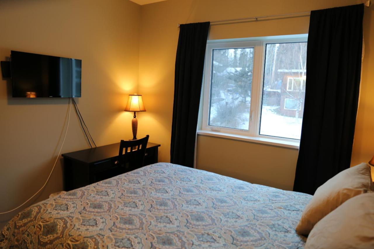Downtown Whitehorse Deluxe 2 Bedroom Condo 外观 照片
