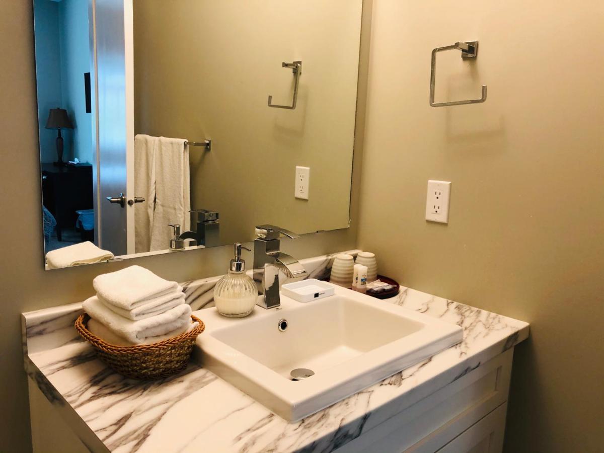 Downtown Whitehorse Deluxe 2 Bedroom Condo 外观 照片